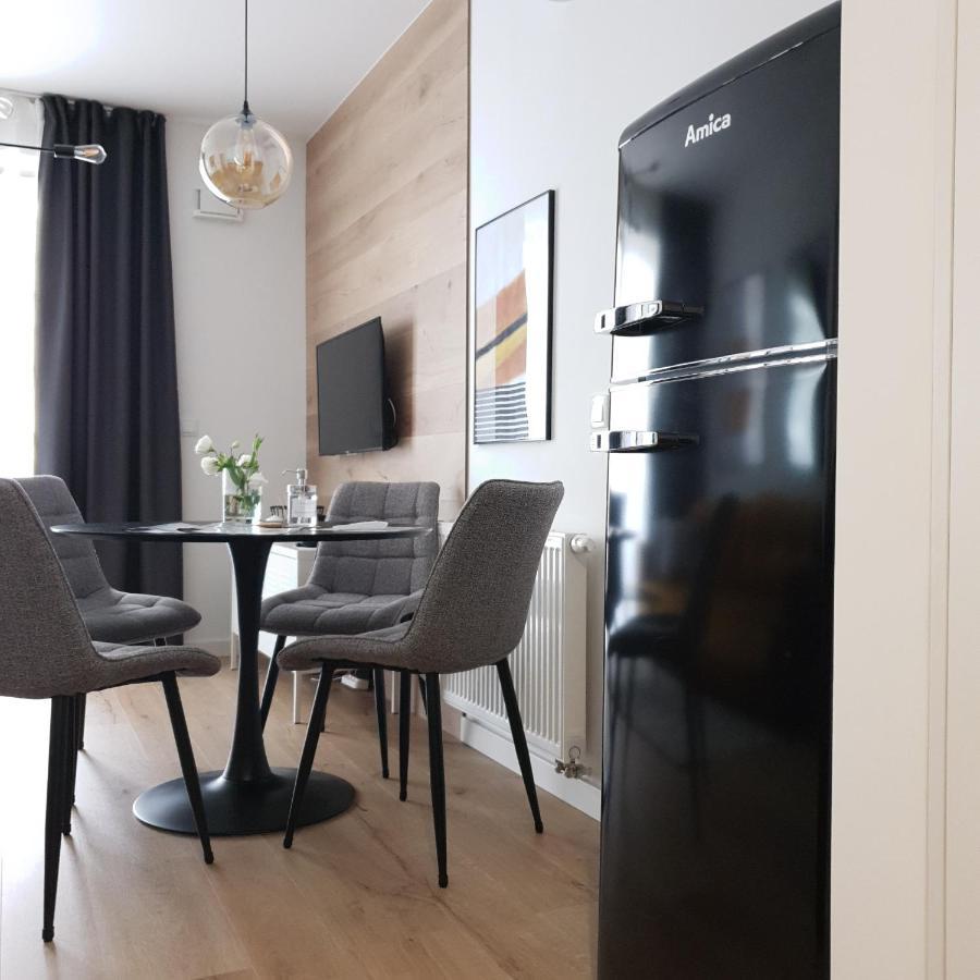 Bit Eccentric With The Balcony Apartment Warsaw Exterior photo