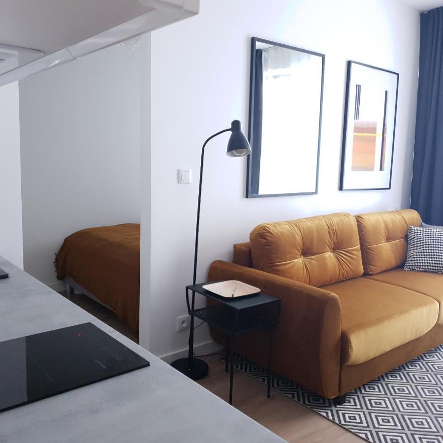 Bit Eccentric With The Balcony Apartment Warsaw Exterior photo